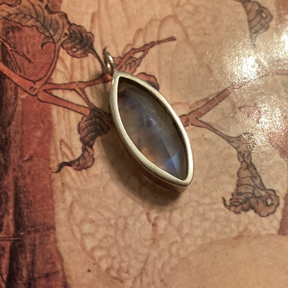 Moonstone Pendant blue flash and cloudy white appearance. Beveled cut vintage - Picture 3 of 5